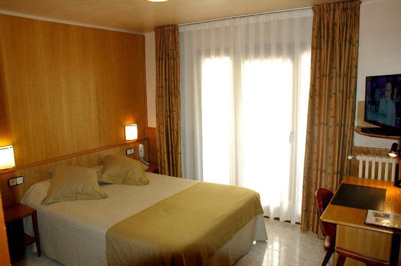 Hotel Univers Енкамп Екстериор снимка