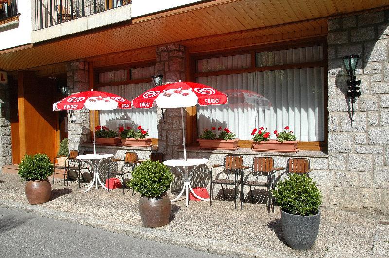 Hotel Univers Енкамп Екстериор снимка
