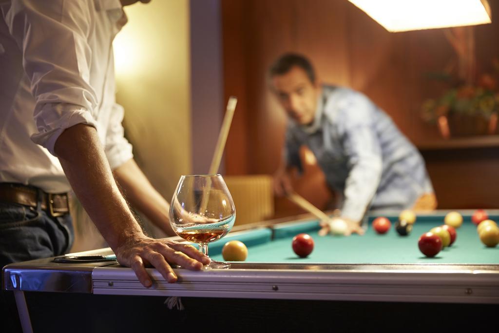 Hotel Univers Енкамп Екстериор снимка
