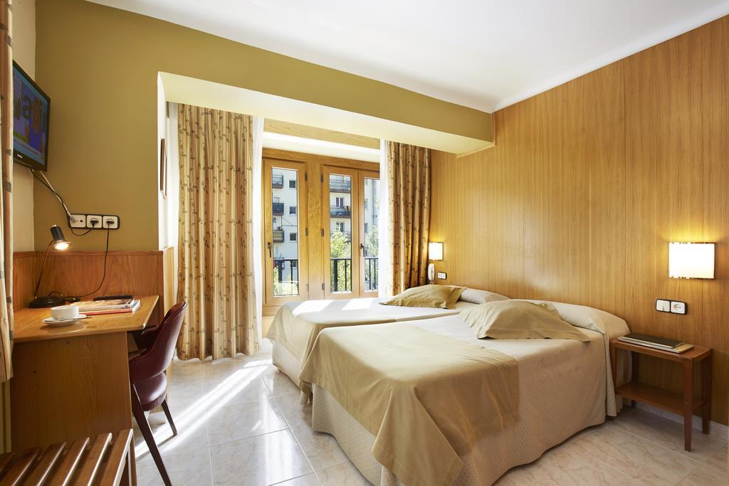 Hotel Univers Енкамп Екстериор снимка