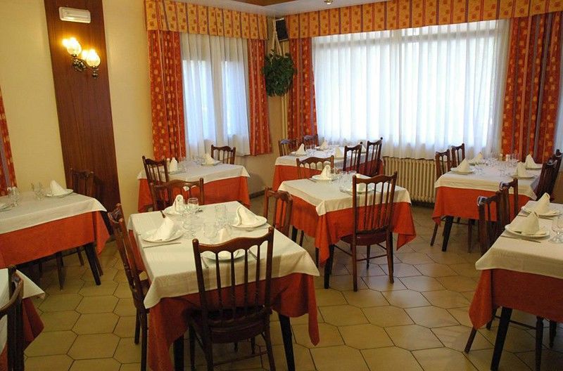 Hotel Univers Енкамп Екстериор снимка