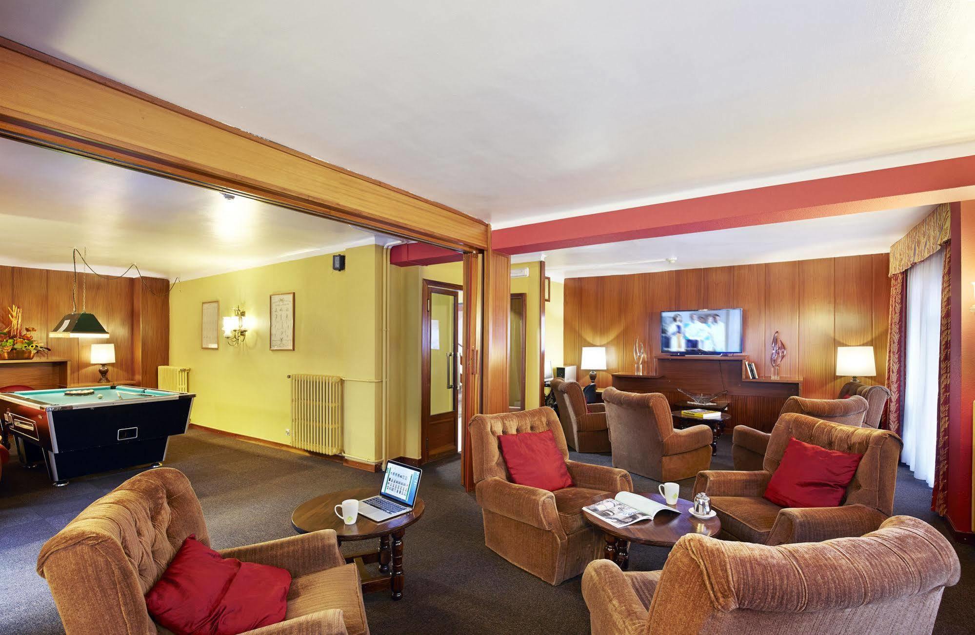 Hotel Univers Енкамп Екстериор снимка